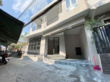 Bán nhà HXH Linh Chiểu, Đường 12, ngang 8.4m, shr , cạnh chợ Thủ Đức. Vài bước ra Võ Văn Ngân